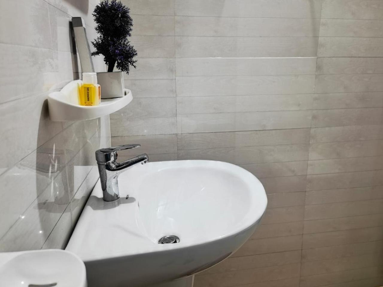 Sea Breeze Guest House 尼甘布 外观 照片