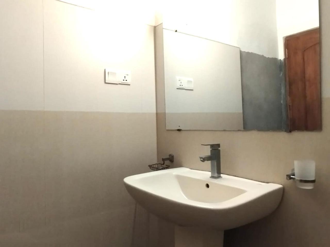 Sea Breeze Guest House 尼甘布 外观 照片